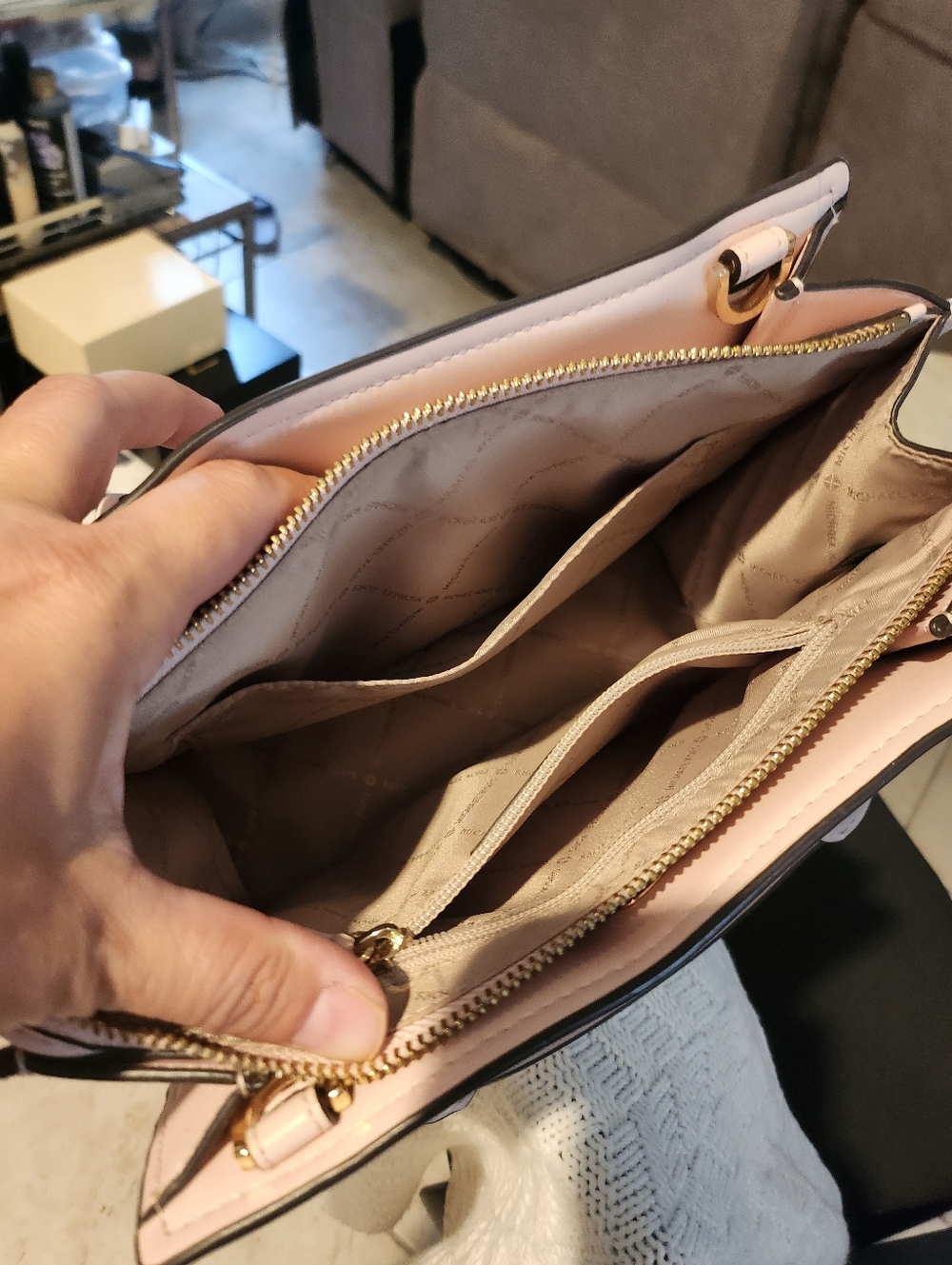 Michael Kors Logo signature Satchel - Picture 6 of 6